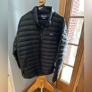 Men’s Patagonia puffer jacket. Size XL